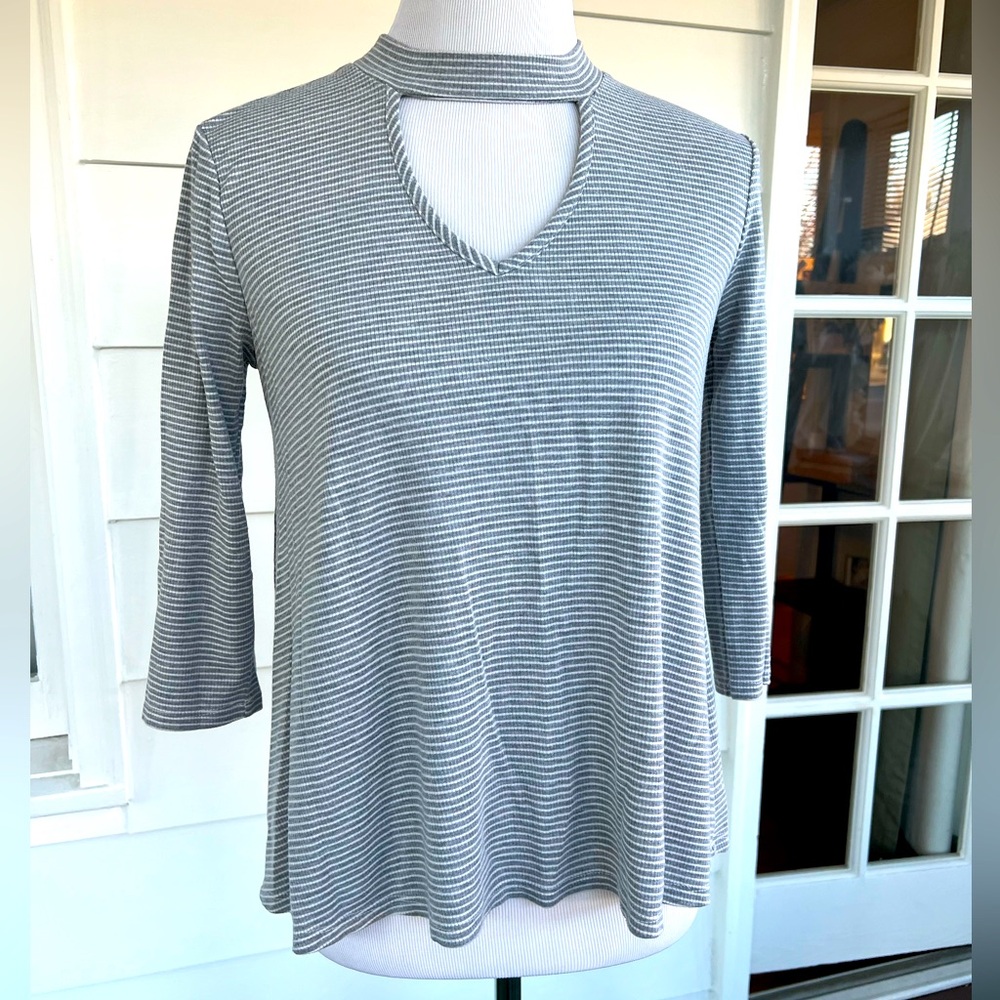 O + O women’s striped shirt with keyhole detail